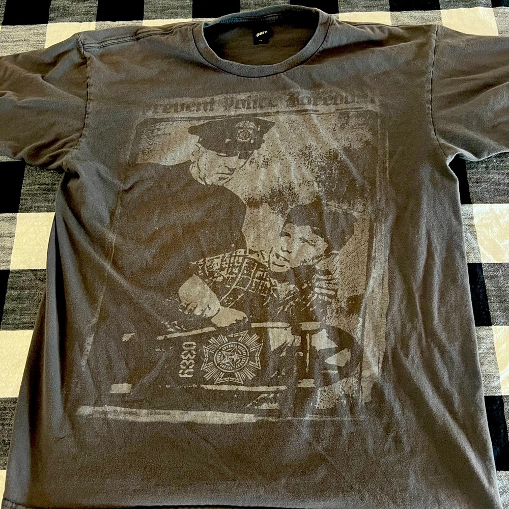 Vintage XL Obey Propaganda t-shirt in very good condition.